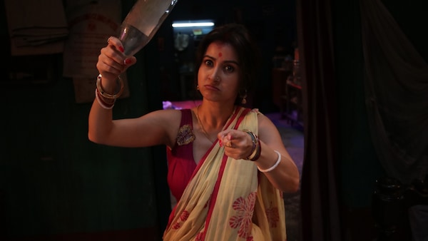 Mouchaak review: A drag show in the name of entertainment 