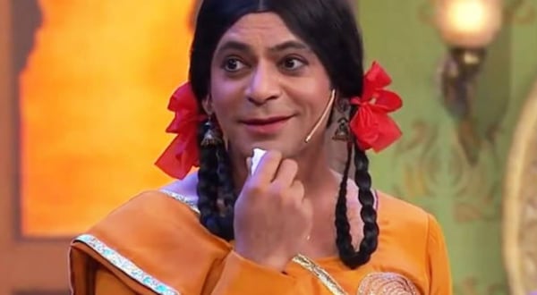 Sunil Grover as Gutthi