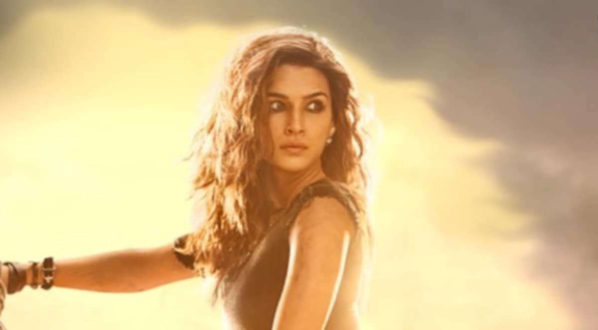 Ganapath: Watch Kriti Sanon's rigorous training for her film alongside Tiger Shroff