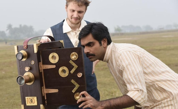 Hiralal witnessing the magic of bioscope for the first time