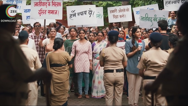 A still from the trailer of 200 - Halla Ho