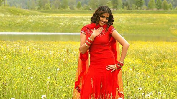 Trivia: Do you know why was actress Genelia cast in Bommarillu?