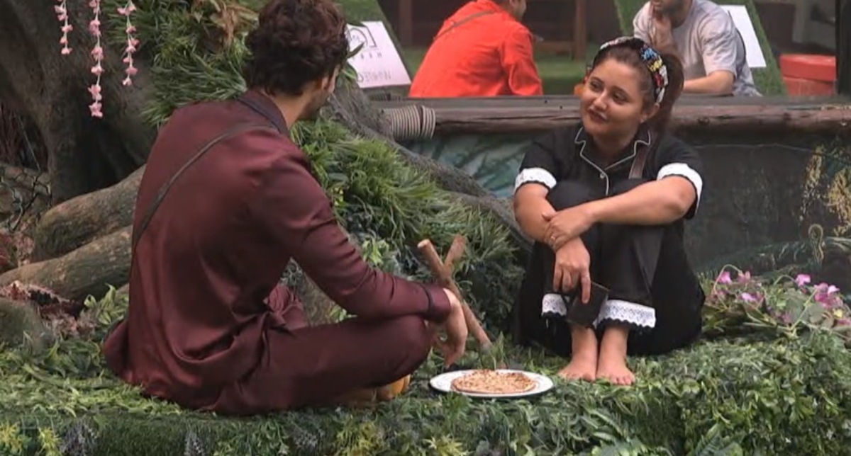 Bigg Boss 15: Rashami Desai-Umar Riaz confess they like each other a lot