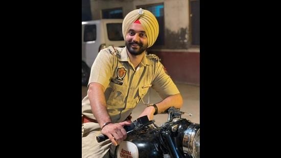 Actor Paramvir Cheema in Tabbar