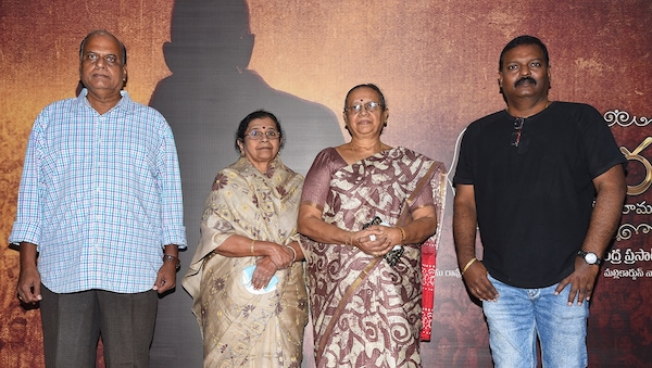 Legendary freedom fighter Potti Sriramulu's biopic goes on floors, Kanmani to direct