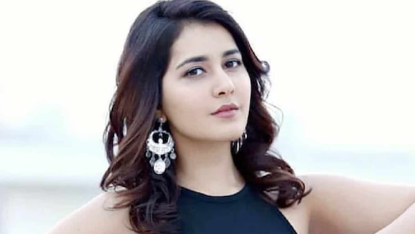 Raashii Khanna reveals that Shahid Kapoor is chill but obsessed with acting