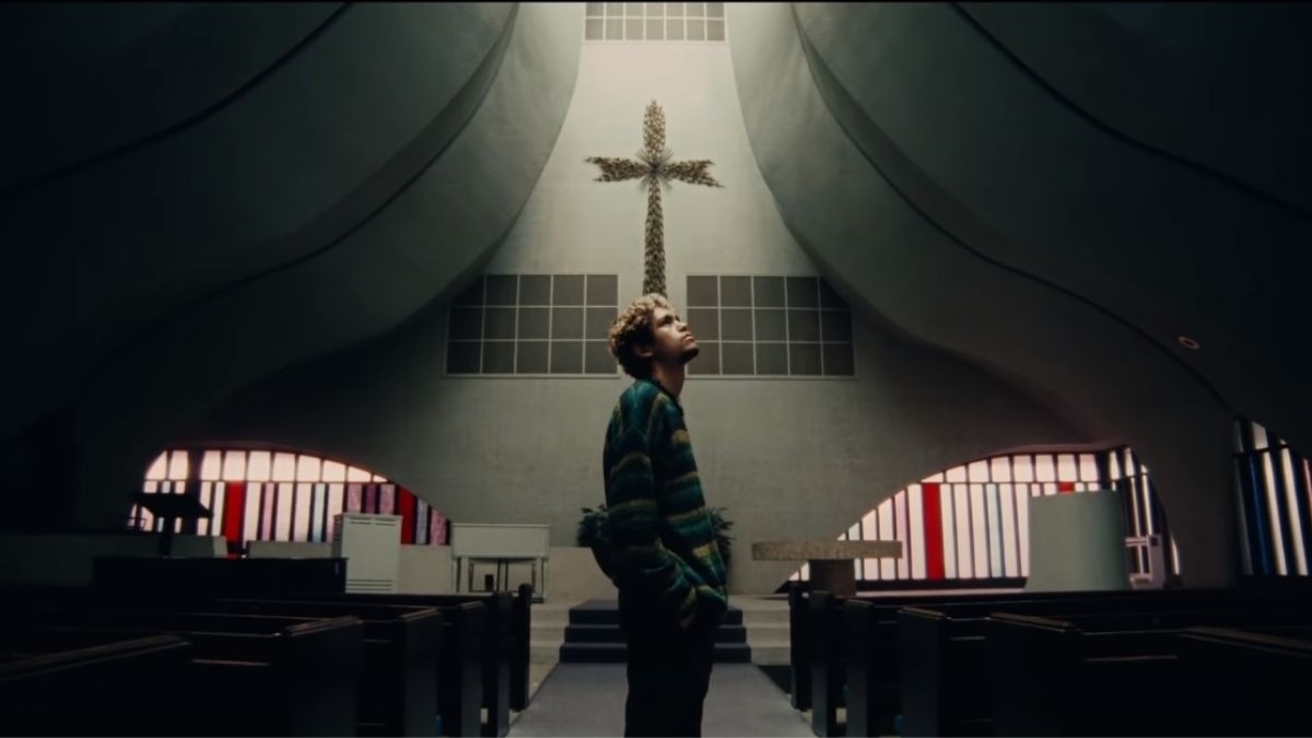 Euphoria Season 2 Episode 4 review: All glitz and no substance