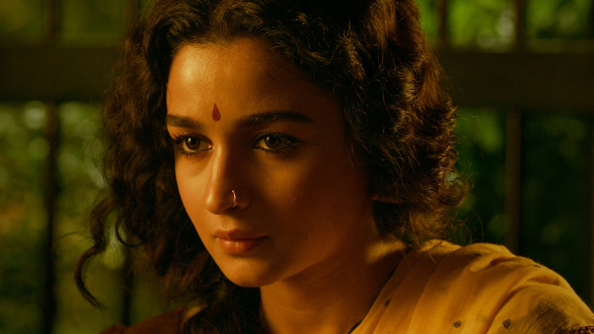 Excited to watch Alia Bhatt in RRR? Here are other leading ladies of Bollywood who slayed in Telugu films