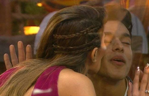 Nikki Tamboli confesses that she wants to marry Pratik Sehajpal; the Bigg Boss 15 contestant blushes and hugs the actress