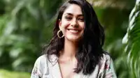 https://images.ottplay.com/articles/2022q2/Exclusive_Mrunal_Th_OTTplay_news_cover_image_1_62.jpeg