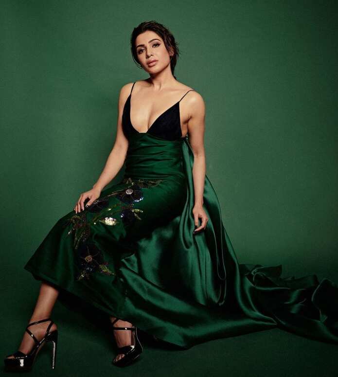 The 35-year-old actress looked like a Greek goddess in a green-black gown during Critics Choice Film Awards 2022.