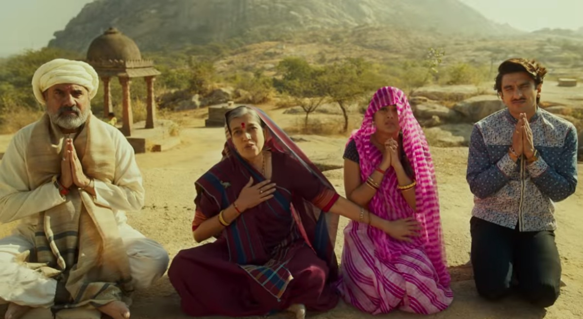 Jayeshbhai Jordaar in pics: Ranveer Singh, Shalini Pandey, Boman Irani ace the traditional look in social comedy