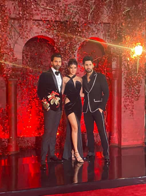 Shanaya Kapoor is all set to debut in acting with Karan Johar's Bedhadak alongside Gurfateh Pirzada and Lakshya. The young actress arrived at the royal event in an all-black gown posing with her co-stars.