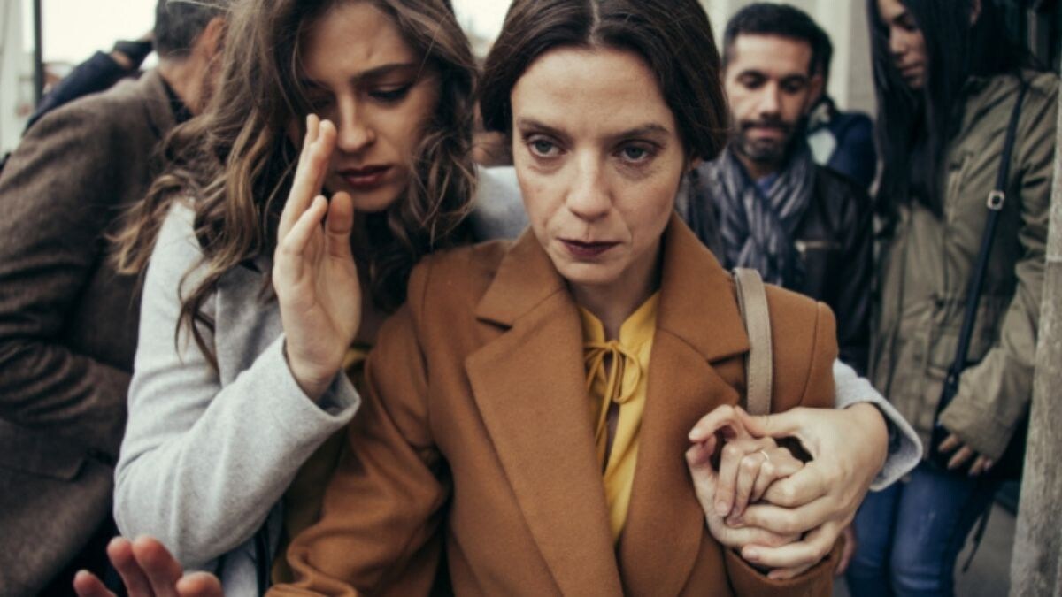 Sombra Review The true story of a mother who awaits the return of her