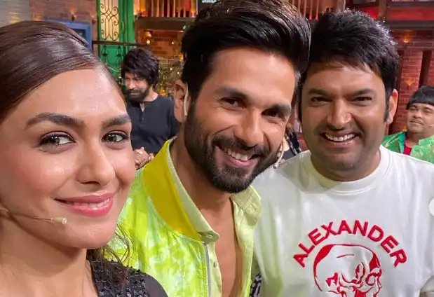 The Kapil Sharma Show in pics: Host wishes best to Shahid Kapoor and Mrunal Thakur for Jersey, calls them sweetheart