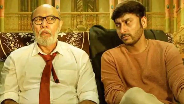 RJ Balaji meets a fan who stepped into theatre after three decades to watch Veetla Vishesham