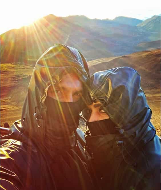 The duo enjoys chilly winter weather under the sun as they click a perfect 'sunkissed' selfie.