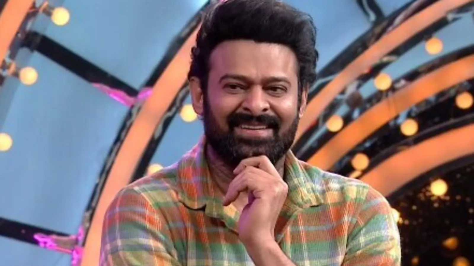 New BTS pictures reveal that Prabhas has joined the sets of Raja Deluxe - Vimarsana News