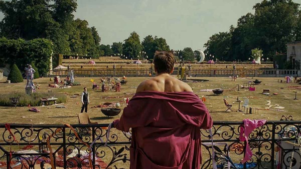 Saltburn Review: Saltburn is alluring but lacks a lasting bite