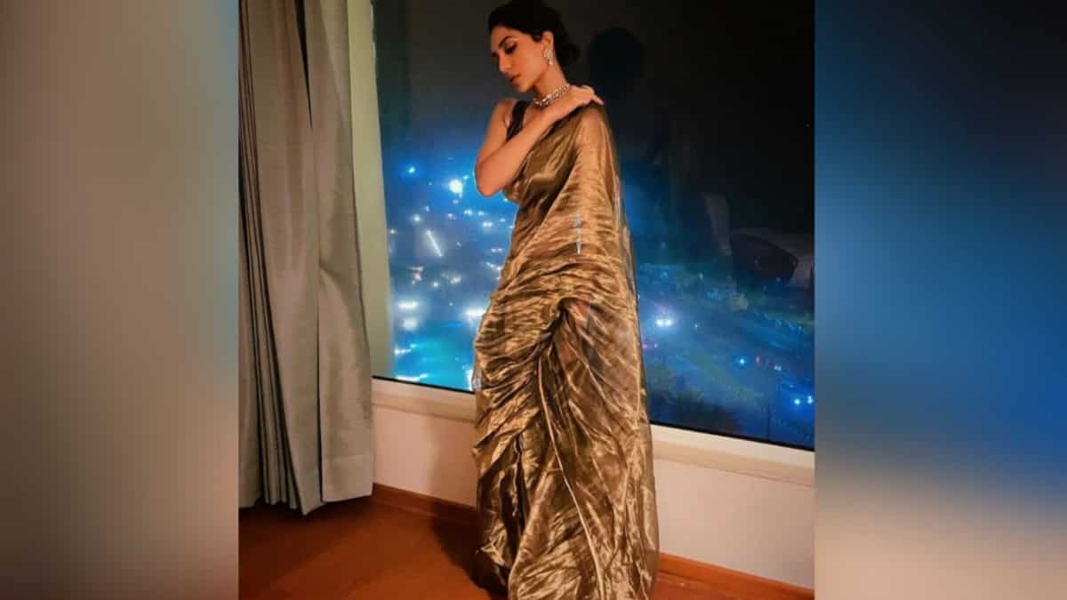 Sobhita Dhulipala nails the golden saree look