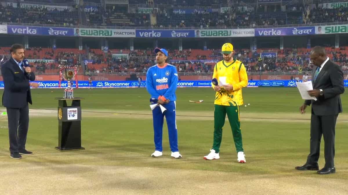 2nd T20I, IND vs SA LIVE: India to bowl first; South Africa bring three changes