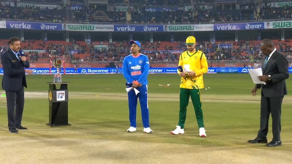 2nd T20I, IND vs SA LIVE: India to bowl first; South Africa bring three changes