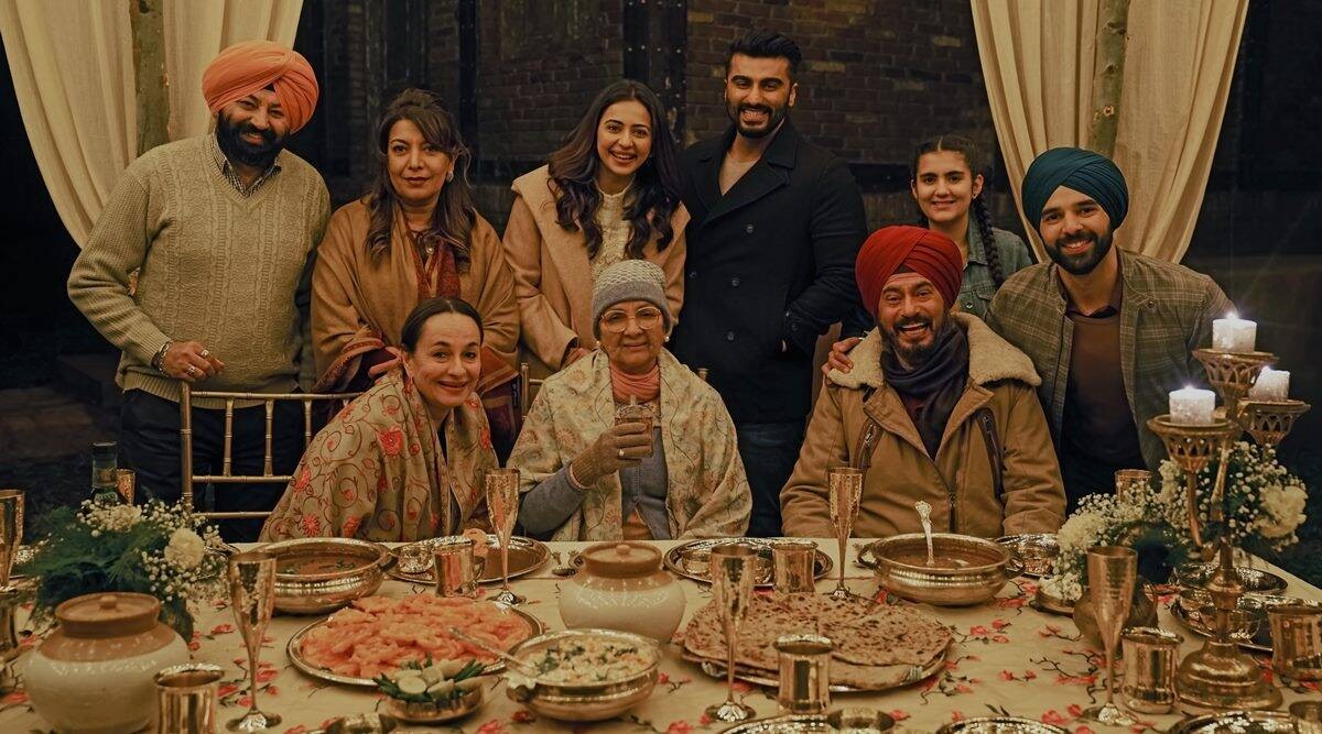 Sardar Ka Grandson: Check out these images of the cast asking audience to watch the film