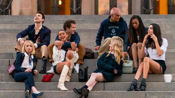 Gossip Girl Reboot image reveals the ensemble cast of this teen drama