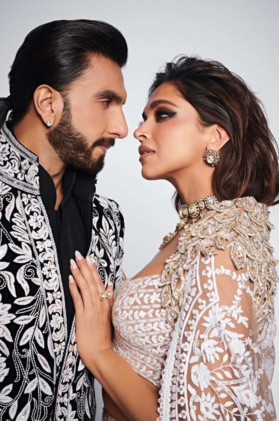 Deepika Padukone and Ranveer Singh can't keep their eyes off from one another