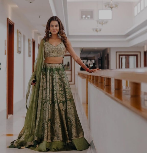 Payal Rohatgi looked stunning in a long green gown.