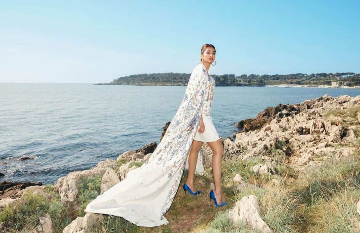 5. Pooja Hedge's Cannes Day 2 look is mesmerizing 