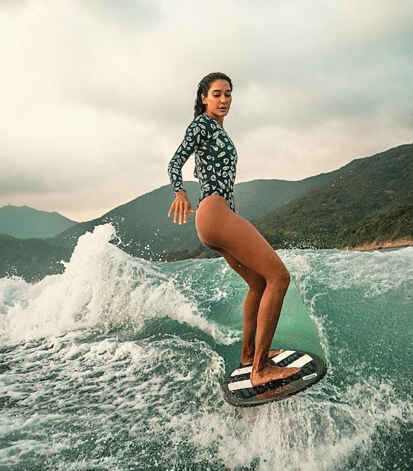 Lisa Haydon simply shows surfing