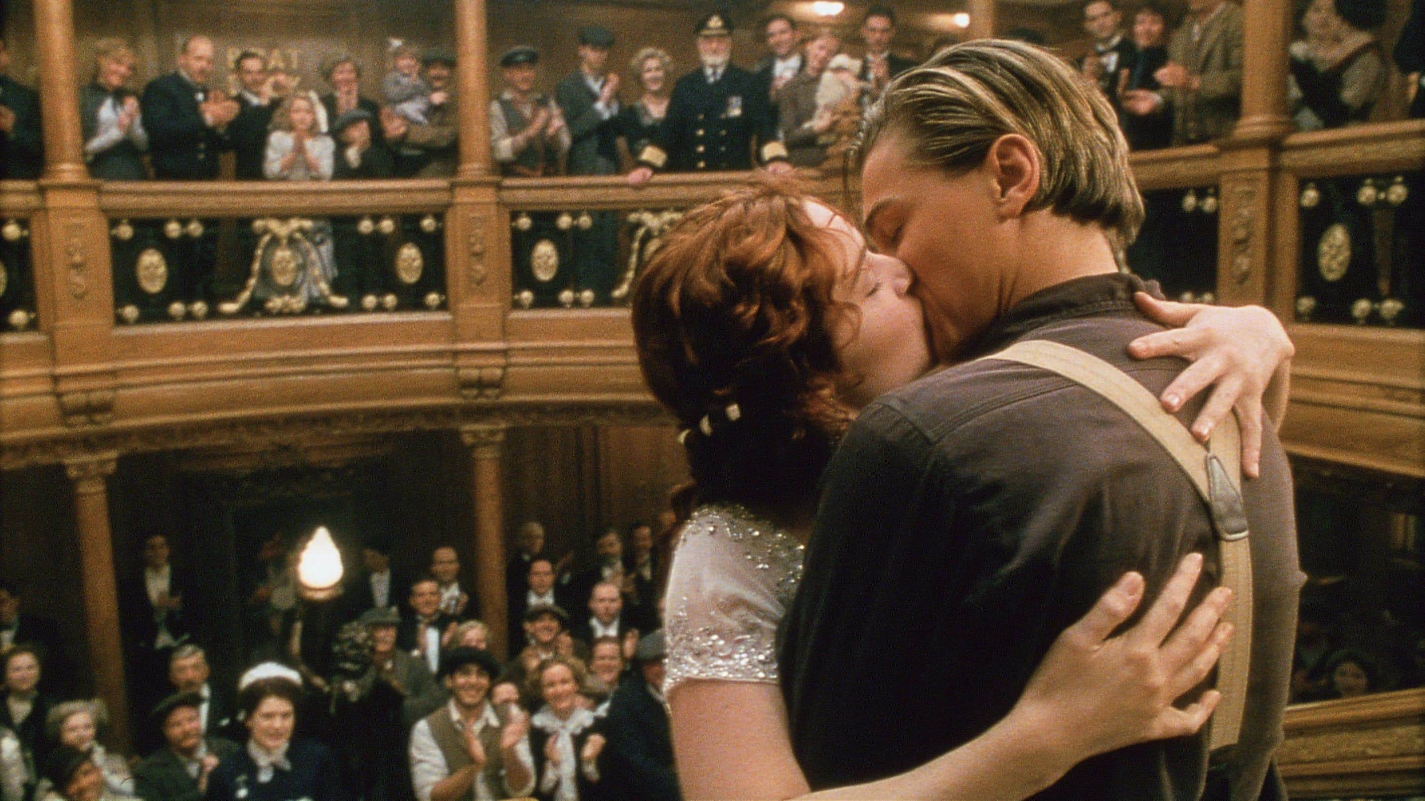 Момент из кинофильма. Леонардо ди Каприо Титаник. Титаник 1997 Джек. Кейт Уинслет 1997 Титаник.