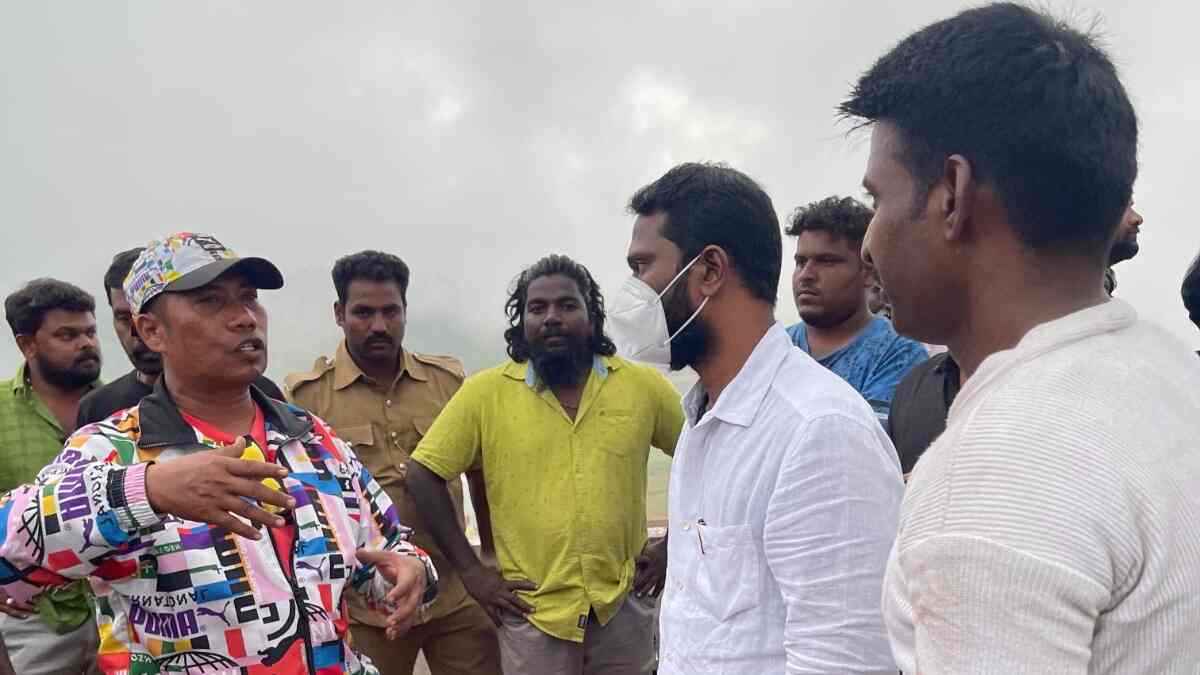 Viduthalai Part 1: Soori drops a BTS picture from Vetri Maaran film, pens a heartfelt note