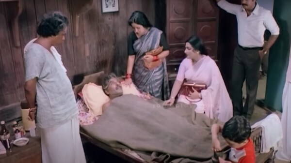 A scene from Aalkoottathil Thaniye