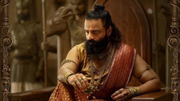 A still from Jayasurya's character in the past timeline of Aadu 3