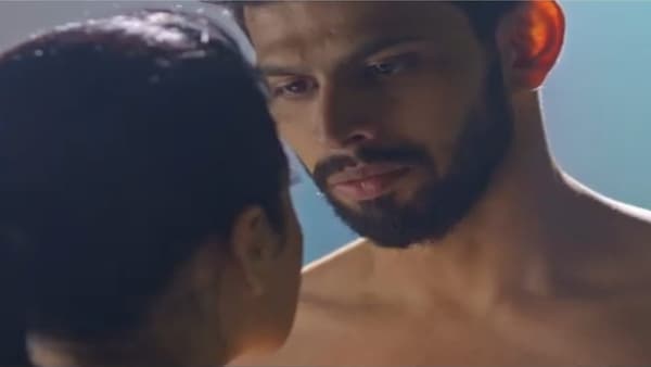 Joshua Imai Pol Kaakha trailer - Varun goes to extreme measures to save his lady love in this adrenaline-packed action drama