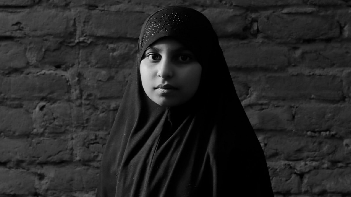 Newsletter | Kayo Kayo Colour: A Muslim Family In Gujarat Is Framed In Black & White