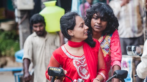 A still from Naanu Ladies