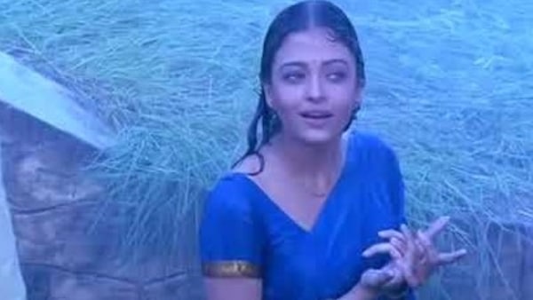 Suttum Vizhi Sudar from Kandukondein Kandukondein