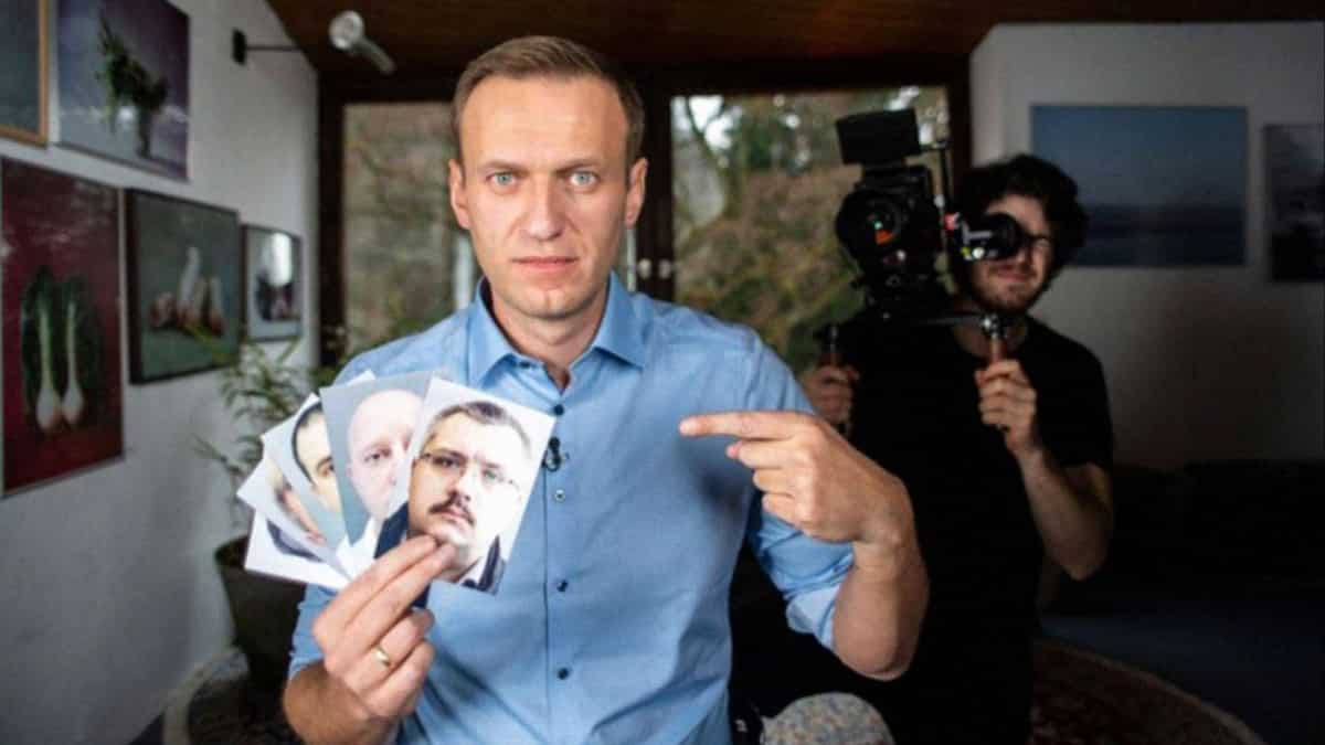 Oscars 2023: Daniel Roher's Navalny Wins Best Documentary Award, Beats ...