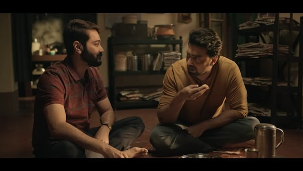 Kacher Manush review: Prosenjit, Dev pay tribute to Rajen Tarafdar’s Jiban Kahini