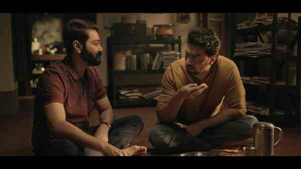 Kacher Manush review: Prosenjit, Dev pay tribute to Rajen Tarafdar’s Jiban Kahini