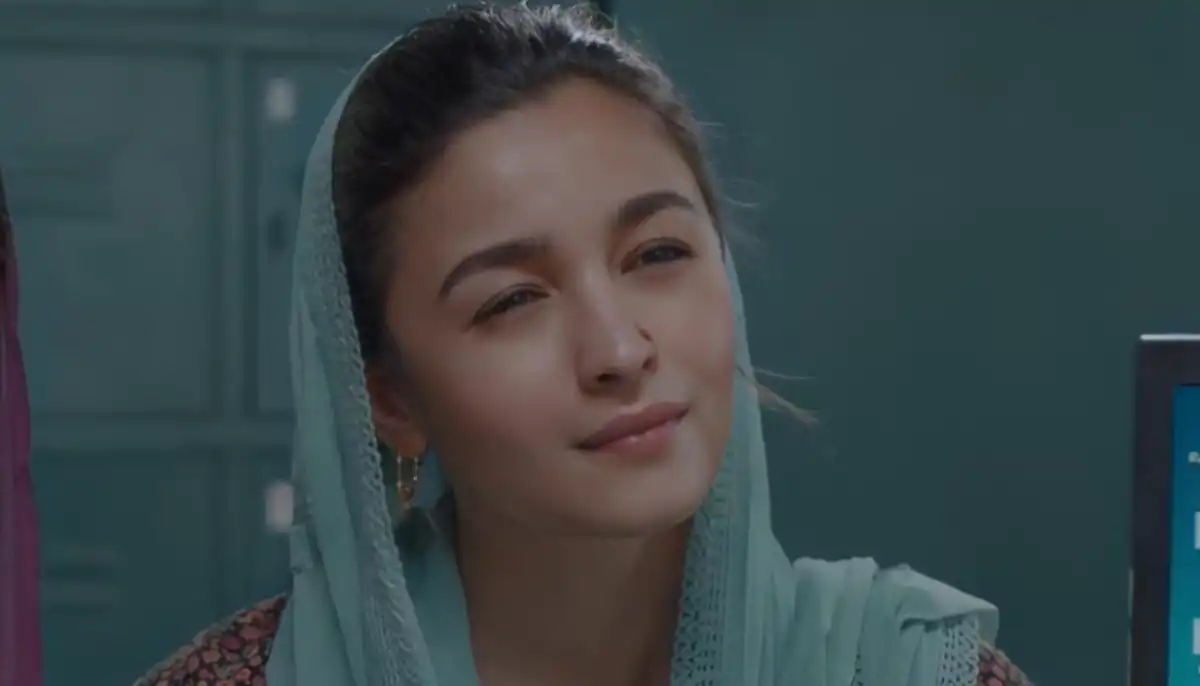 Darlings teaser Twitter reactions: Netizens call it a cracker, fans say Alia Bhat is 'Queen of Bollywood'