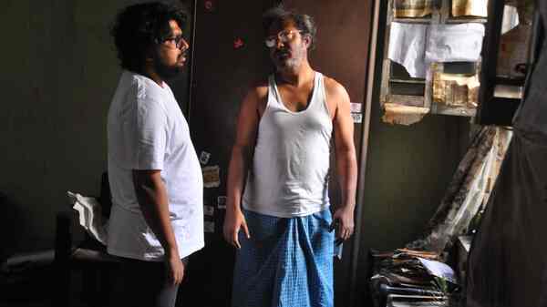 Manikbabur Megh completes 100 days in theatre