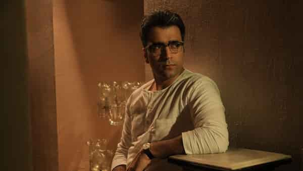 Byomkesh Hotyamancha review: Abir Chatterjee brings back Byomkesh nostalgia in a whodunit devoid of thrill