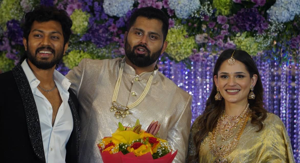 Shreyas Manju with the couple