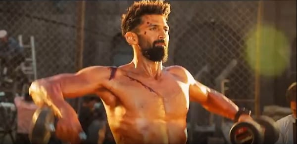 Rashtra Kavach Om: Aditya Roy Kapur gets as fit as a fiddle as he prepares for the film, see BTS video!