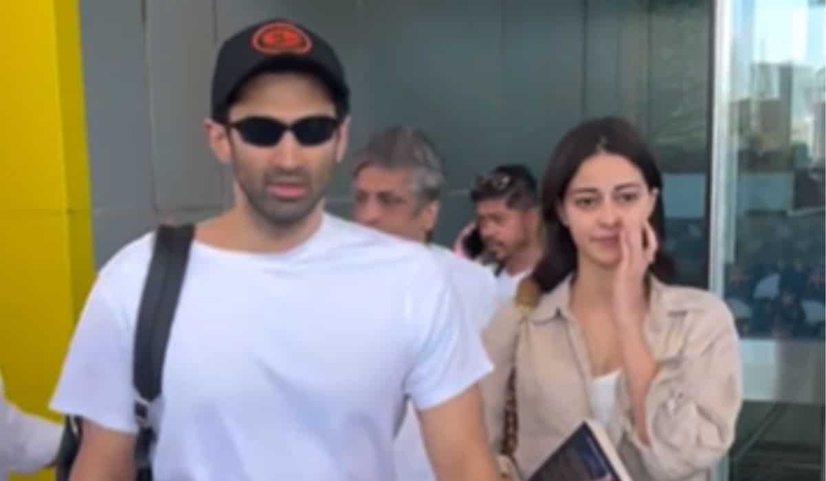 https://www.mobilemasala.com/film-gossip/WATCH-Aditya-Roy-Kapur-spotted-with-Ananya-Panday-at-the-airport-netizens-call-them-the-fiery-couple-i217009
