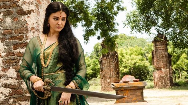 Ponniyin Selvan 2 Twitter review: Fans go gaga over Mani Ratnam's vision, say it is better than PS 1